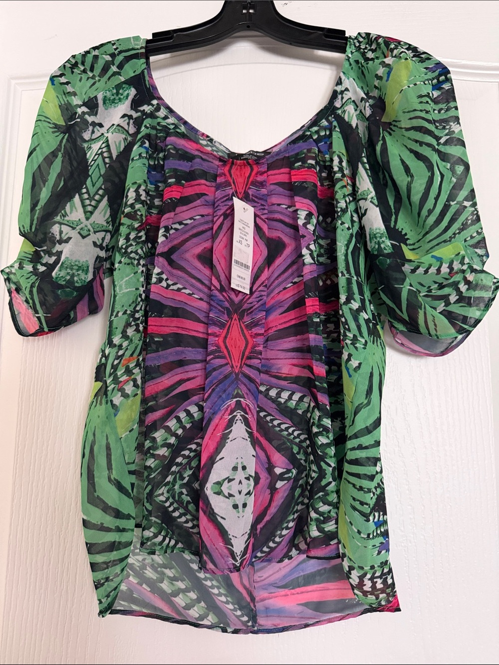 New Bebe Green and Pink Printed Sheer Peasant Blouse Sz Xs.